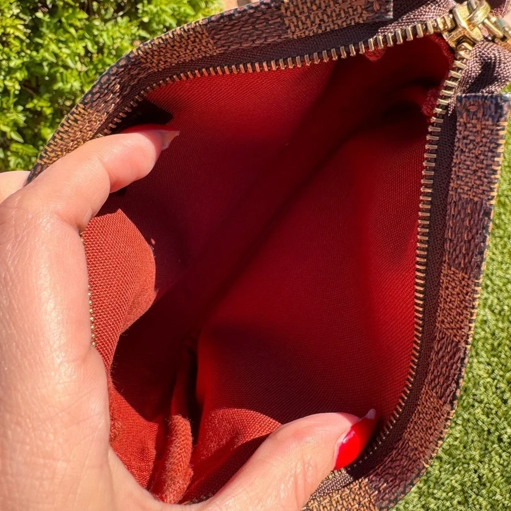 Authentic Louis Vuitton Damier Ebene Pochette handbag